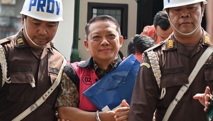 Febrie Adriansyah minta jaksa beri penjelasan soal emas 74 kilogram