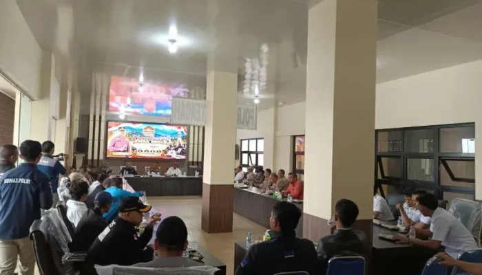 Secangkir Kopi, Satu Tujuan, Kapolres Aceh Tengah dan Insan Pers Perkuat Sinergi