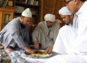 Mari Kita Amalkan 8 Sunnah Nabi SAW saat Makan dan Minum yang Mulai Diabaikan