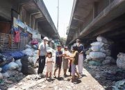 Warga Kolong Tol Jakarta Baru Tahu Tak Tercatat Desil, Tak Pernah Dapat Bansos Apapun