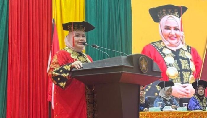 Wisuda 310 Lulusan UUI, Marniati: Wisuda Bukan Akhir, tapi Awal Menjawab Tantangan Kehidupan