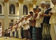 5 Keutamaan Sholat Berjamaah yang Muslim Harus Ketahui!
