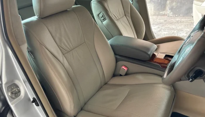 Bukan Cuma Usia, Ini Penyebab Jok Kulit Mobil Cepat Pudar dan Retak