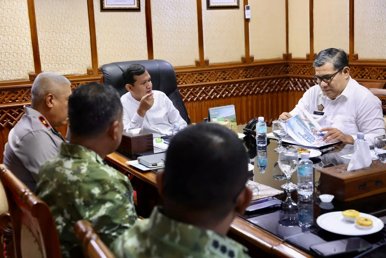 rapat tindak lanjut hasil rakor penanganan dan pengelolaan daerah aliran sungai yang berlangsung secara virtual, di Ruang Rapat Wakil Gubernur Aceh, Jumat (2/10/2026).. Foto : Humas Pemerintah Aceh